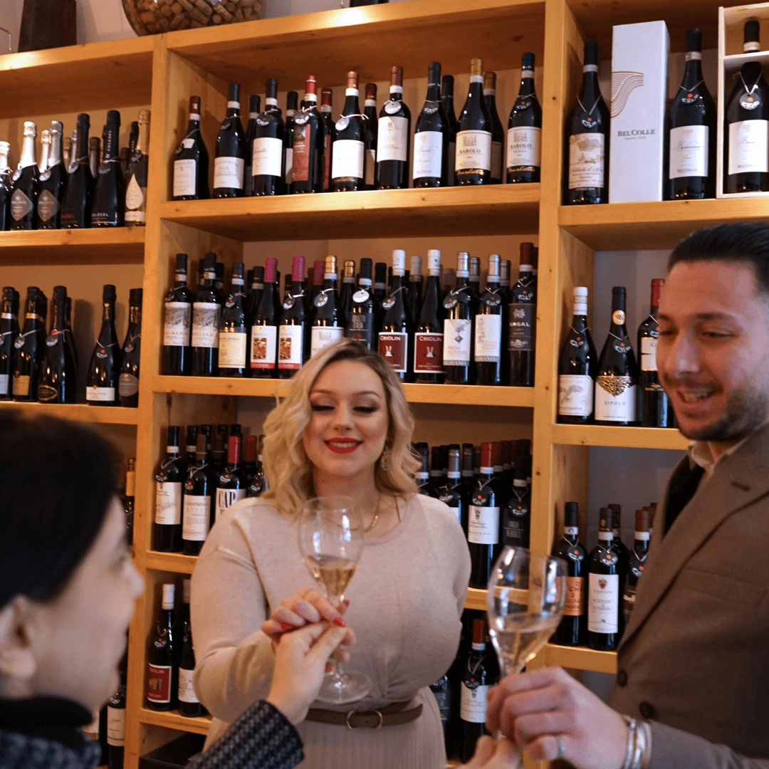Weinverkostung im Stadtzentrum von Turin