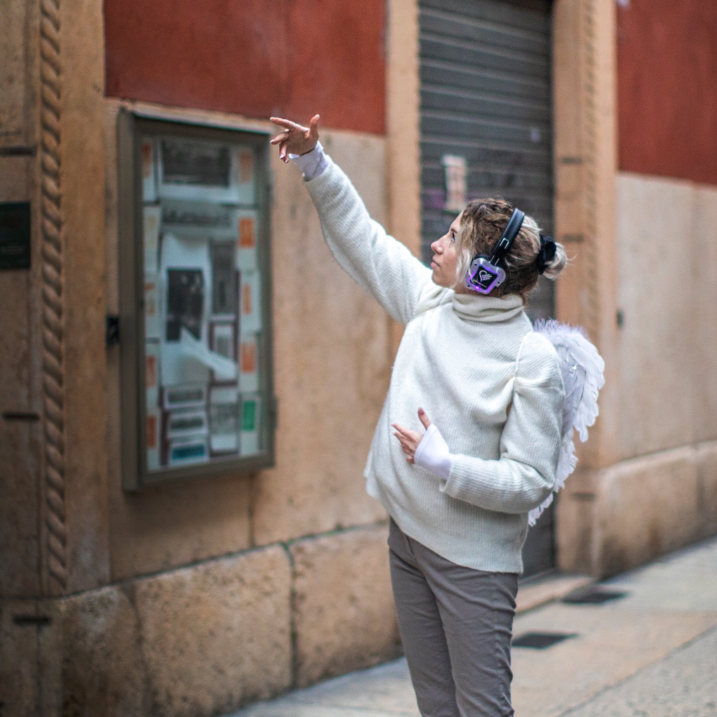 Verona: Immersive Audio Tour Guided by an Angel